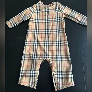 Worn once Unisex Kids Burberry Jumpsuit 18 month